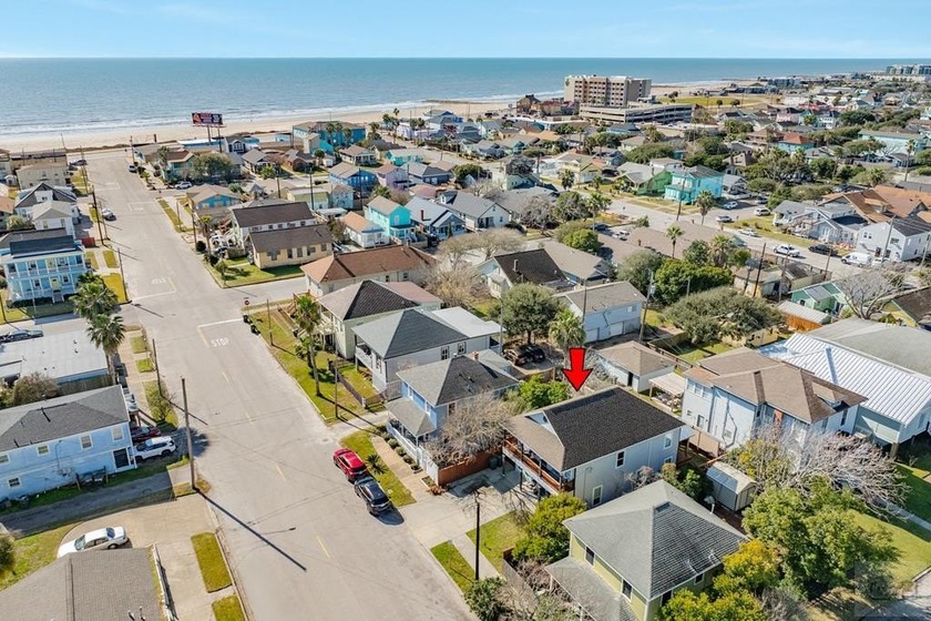 This 4-bedroom, 2-bath home is a great find! Located two blocks - Beach Home for sale in Galveston, Texas on Beachhouse.com