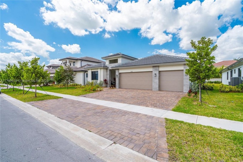 House in Marbella community. Close to shopping, A rated schools - Beach Home for sale in Miramar, Florida on Beachhouse.com