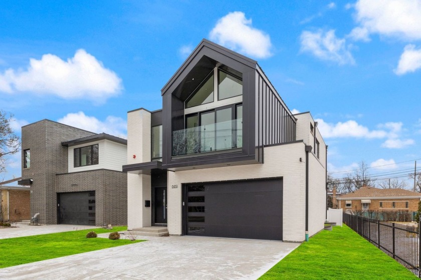 Welcome to 8109 East Prairie in Skokie, where quality meets - Beach Home for sale in Skokie, Illinois on Beachhouse.com