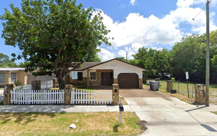 Spacious House for Sale - Perfect for Families

Don't miss this - Beach Home for sale in Pompano Beach, Florida on Beachhouse.com