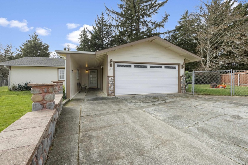 Located on a spacious quarter-acre lot, this 4-bedroom, 2-bath - Beach Home for sale in Crescent City, California on Beachhouse.com