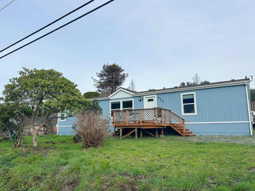 Beautifully updated 3 bedroom, 2 bathroom manufactured home - Beach Home for sale in Crescent City, California on Beachhouse.com