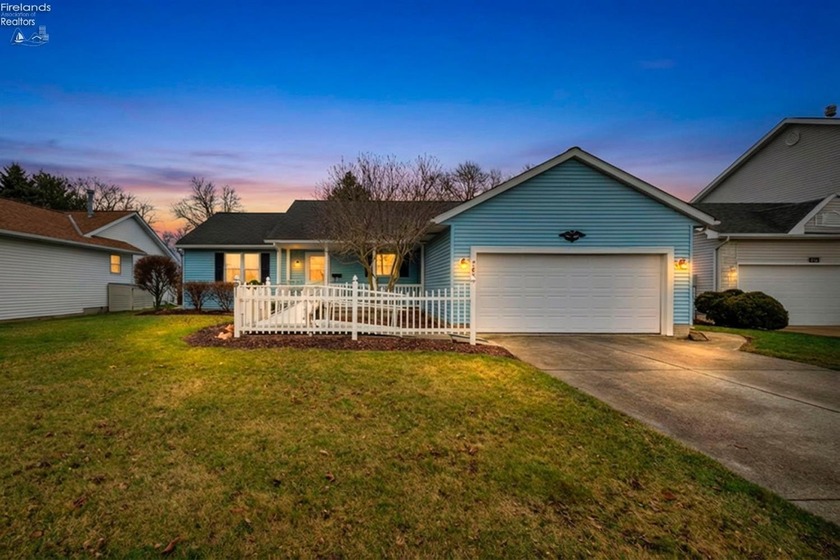 Welcome to easy, one-floor living in this well cared for 2-3 - Beach Home for sale in Sandusky, Ohio on Beachhouse.com