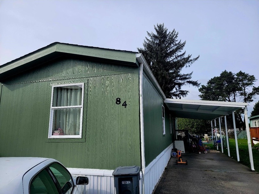 Welcome to this beautiful single-wide manufactured home located - Beach Home for sale in Crescent City, California on Beachhouse.com