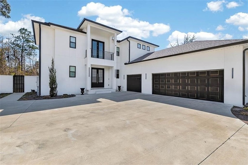 Experience luxury living in this meticulously maintained and - Beach Home for sale in Brunswick, Georgia on Beachhouse.com