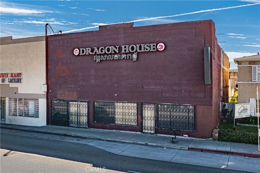 1810 E Anaheim Street is a well-located commercial asset along a - Beach Commercial for sale in Long Beach, California on Beachhouse.com