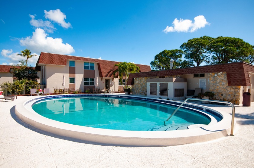 Affordable 2 bedroom, 1 bath freshly painted condo in the heart - Beach Condo for sale in Marco Island, Florida on Beachhouse.com