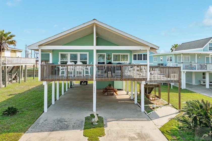 WONDERFUL updated Beach House in popular Jamaica Beach! This 4th - Beach Home for sale in Jamaica Beach, Texas on Beachhouse.com