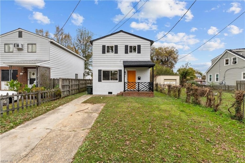 Traditional style home featuring 3 bedrooms and 1.5 bathrooms! - Beach Home for sale in Hampton, Virginia on Beachhouse.com