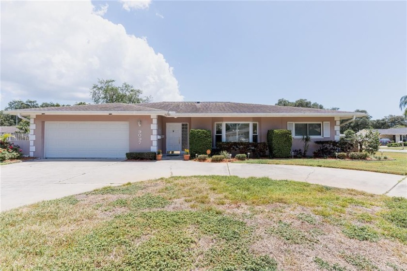 Lovely and Well Maintained 3 bedroom, 2 Bath, 2 Car Garage Home - Beach Home for sale in Largo, Florida on Beachhouse.com