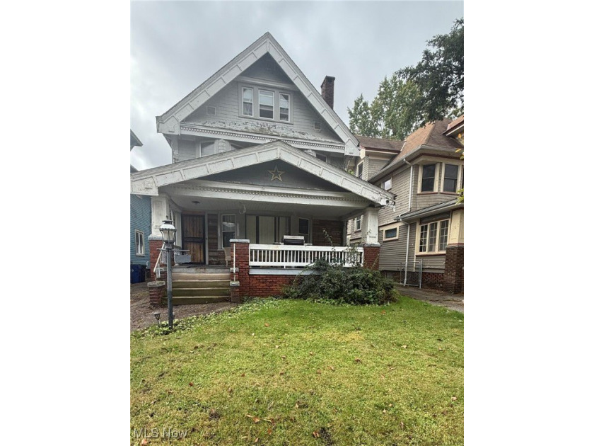 Welcome to this spacious 3-bedroom, 1.5-bath home in Cleveland's - Beach Home for sale in Cleveland, Ohio on Beachhouse.com