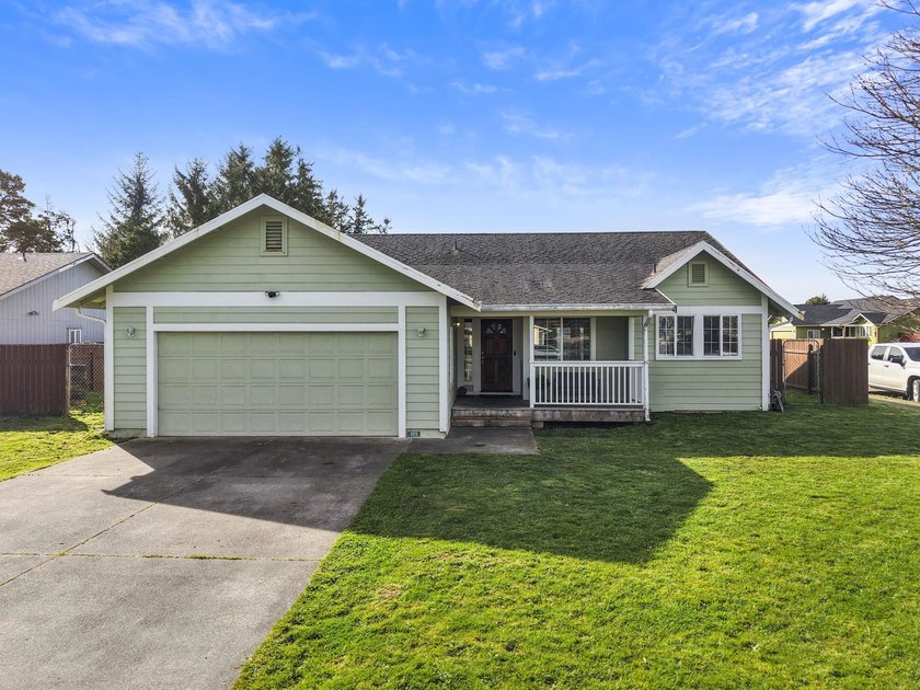 Charming, single-level home with a bright, open feel and - Beach Home for sale in Crescent City, California on Beachhouse.com