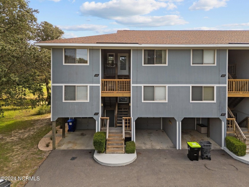 Wonderful end unit in Caswell Dunes overlooking the golf course - Beach Condo for sale in Oak Island, North Carolina on Beachhouse.com