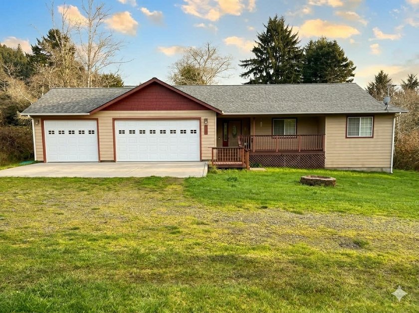 Charming Single-Story Home in Quiet Bertsch-Ocean View - Beach Home for sale in Crescent City, California on Beachhouse.com
