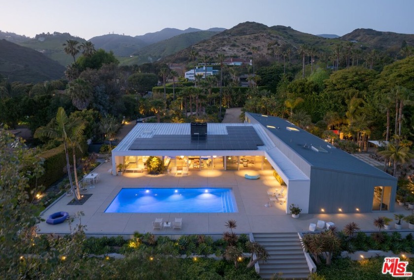 A refined modernist masterpiece, the Shed House has earned - Beach Home for sale in Malibu, California on Beachhouse.com