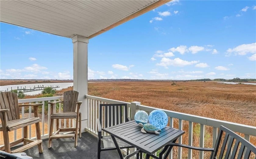 Perfectly positioned in Historic Downtown Darien, this end-unit - Beach Condo for sale in Darien, Georgia on Beachhouse.com