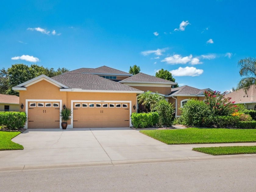 EXCELLENT VALUE! Low HOA and LEAST EXPENSIVE 3000+ sq ft lake - Beach Home for sale in Lakewood Ranch, Florida on Beachhouse.com