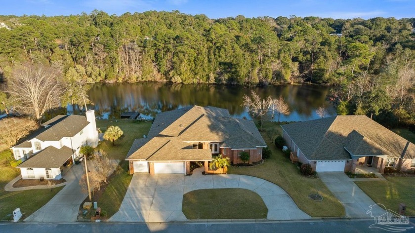 **Luxurious Lakefront Living with Lifetime Golf Privileges** - Beach Home for sale in Pensacola, Florida on Beachhouse.com
