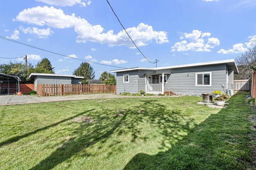 New to the market! This remodeled and cozy 3 bedroom, 2 bathroom - Beach Home for sale in Smith River, California on Beachhouse.com