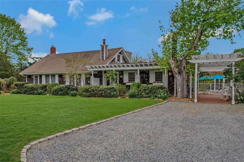 Timeless Family Compound in the Estate Section of Quogue - Beach Home for sale in Quogue, New York on Beachhouse.com