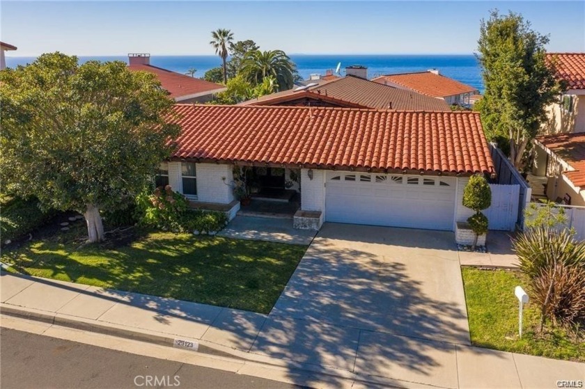 Must see all one level home with high ceiling very bright. All - Beach Home for sale in Rancho Palos Verdes, California on Beachhouse.com