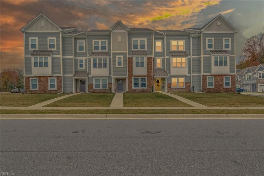 Built in 2022! Beautiful luxury townhome style condo living in - Beach Townhome/Townhouse for sale in Suffolk, Virginia on Beachhouse.com