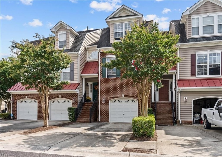 Welcome home! This stunning 4 bed/4 FULL bath home is located in - Beach Townhome/Townhouse for sale in Virginia Beach, Virginia on Beachhouse.com