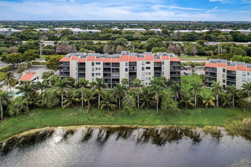 SELLER WILL PAY FOR THE HOA DUES FOR THE REMAINDER OF - Beach Condo for sale in West Palm Beach, Florida on Beachhouse.com
