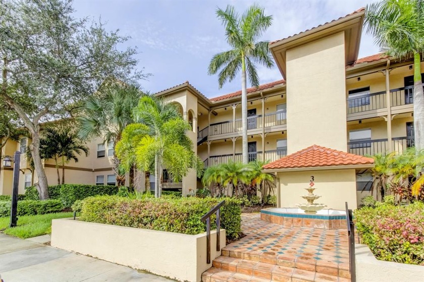 Move right in to this 2-bedroom,1-bathroom, second floor unit in - Beach Condo for sale in Clearwater, Florida on Beachhouse.com