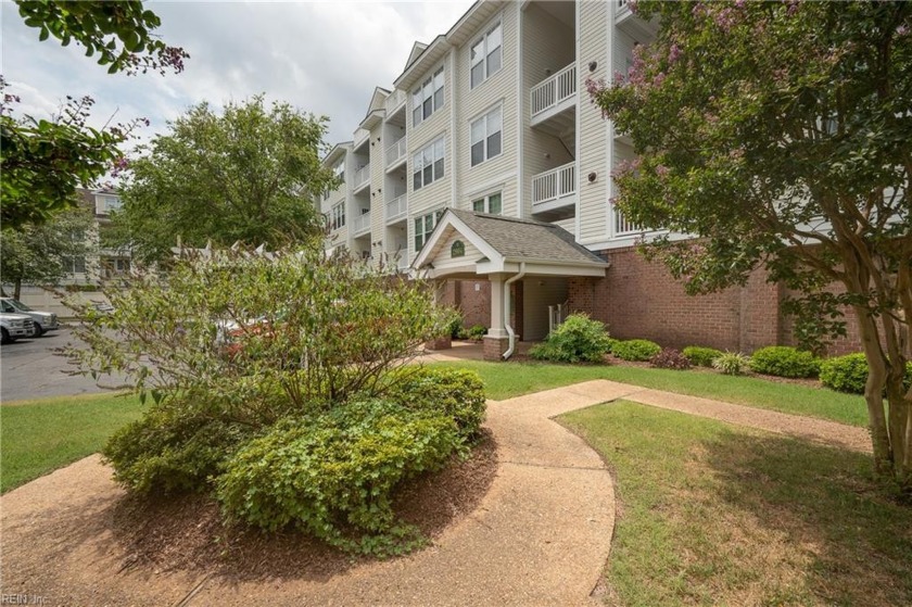Beach living at its best! Gorgeous remodeled condo with stunning - Beach Home for sale in Virginia Beach, Virginia on Beachhouse.com