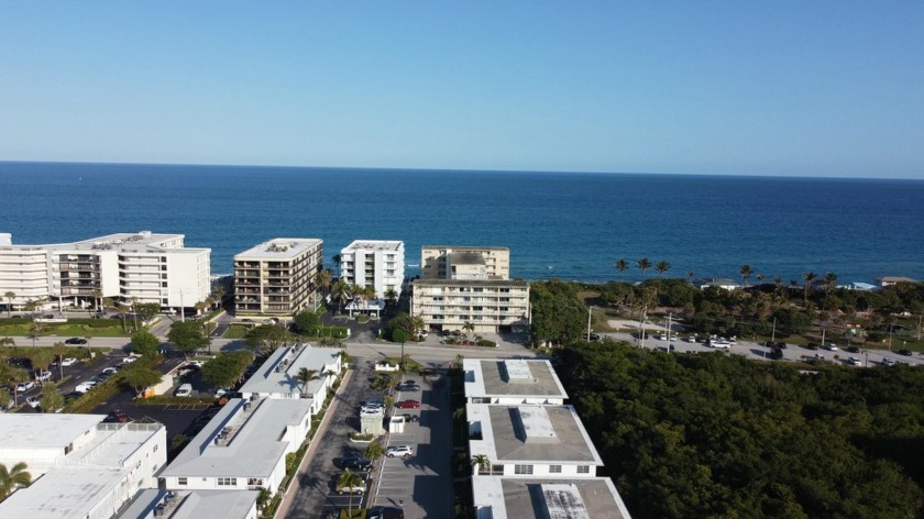 Charming Palm Beach Villas Condo - Steps from the Ocean! For Pet - Beach Condo for sale in South Palm Beach, Florida on Beachhouse.com