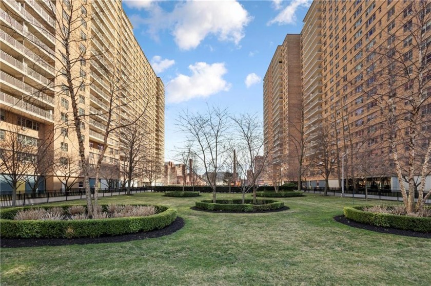 New on the Market! Large 2 bedrooms in Trump Village 3, 1.5 - Beach Apartment for sale in Brooklyn, New York on Beachhouse.com