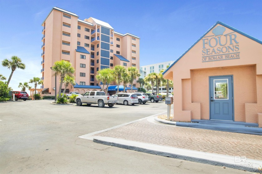 This 2 bed, 2.5 bath, Corner unit is Turn Key! This is the ONLY - Beach Home for sale in Orange Beach, Alabama on Beachhouse.com