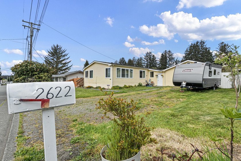 CLOSE TO OCEAN AND ENTERTAINMENT!! Enjoy your mornings watching - Beach Home for sale in Crescent City, California on Beachhouse.com