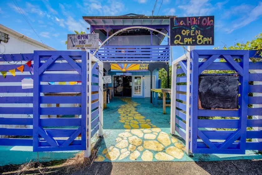 This is your chance to buy a well maintained commercial building - Beach Townhome/Townhouse for sale in Pahoa, Hawaii on Beachhouse.com