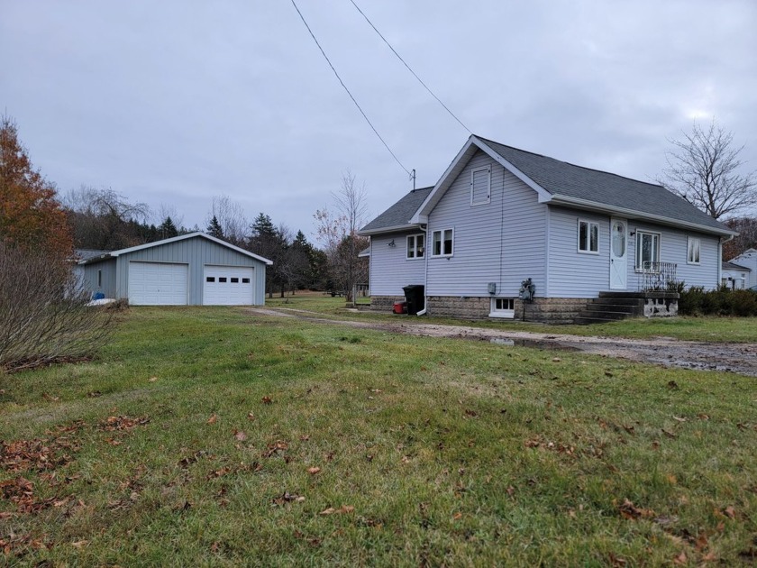 Well kept 1 bedroom Bungalow, located on 2.39 acres with 435 ft - Beach Home for sale in Manistee, Michigan on Beachhouse.com