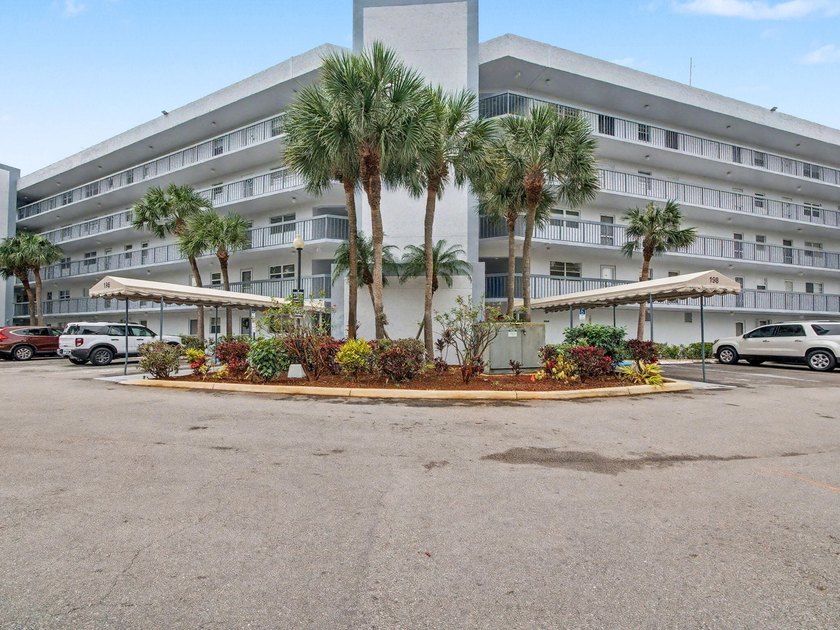 Lowest-priced 2-bedroom in Boca Teeca! This oversized 2BR/2BA - Beach Condo for sale in Boca Raton, Florida on Beachhouse.com