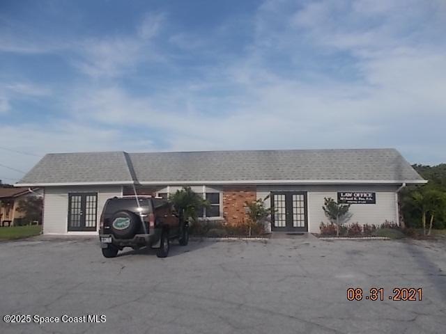 large office 5 separate offices/conference spaces , sizable open - Beach Office for sale in Melbourne, Florida on Beachhouse.com