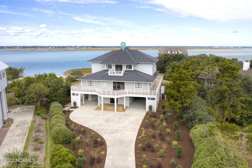 Spectacular coastal residence on Figure Eight Island with - Beach Home for sale in Wilmington, North Carolina on Beachhouse.com