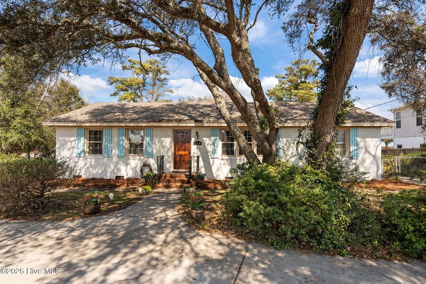 This charming coastal home offers 3 bedrooms, 2 full bathrooms - Beach Home for sale in Carolina Beach, North Carolina on Beachhouse.com
