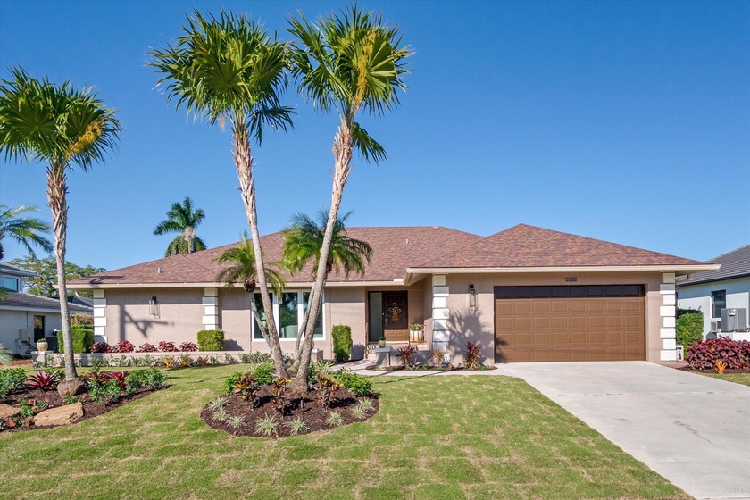 Golf Course Living at Its Finest! This beautifully refreshed - Beach Home for sale in Marco Island, Florida on Beachhouse.com