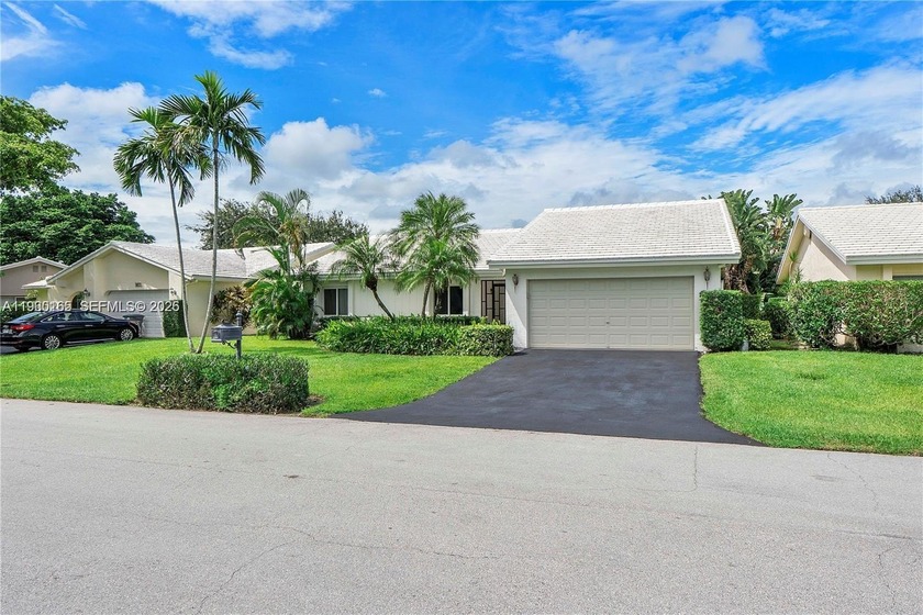 Discover Paradise. Beautifully renovated home, ideally located - Beach Home for sale in Boca Raton, Florida on Beachhouse.com