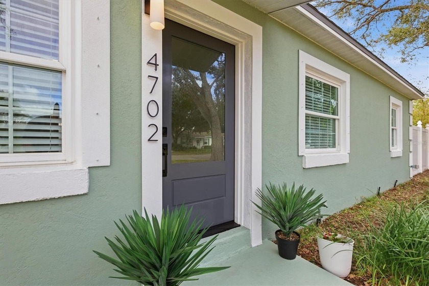 A true gem in South Tampa, this tastefully renovated and - Beach Home for sale in Tampa, Florida on Beachhouse.com