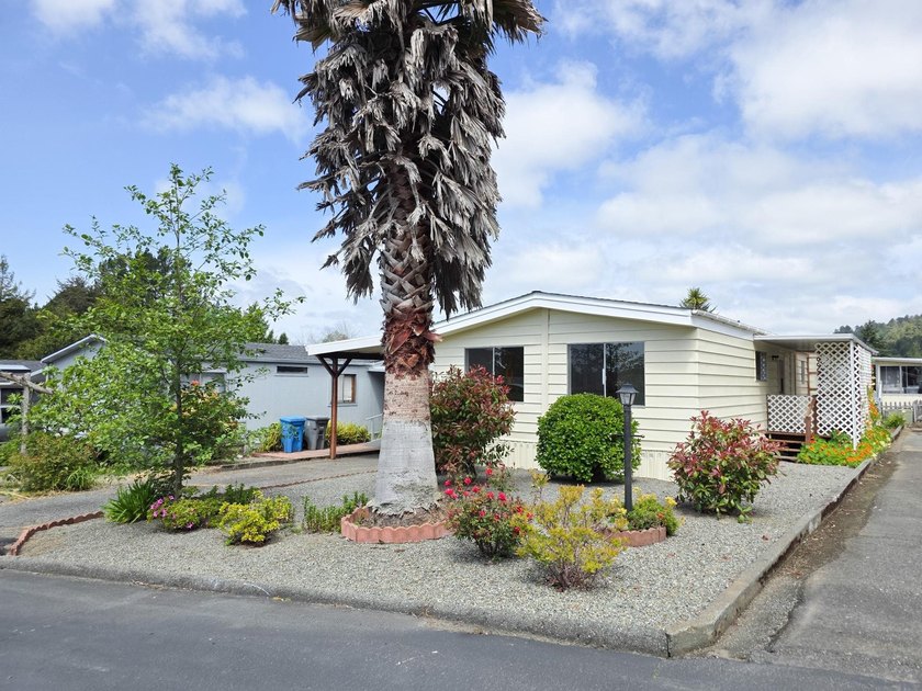Discover the perfect blend of comfort and affordability in this - Beach Home for sale in Crescent City, California on Beachhouse.com
