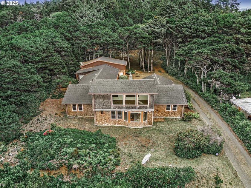 Fabulous OCEAN VIEWS from this spacious contemporary home! Close - Beach Home for sale in Waldport, Oregon on Beachhouse.com