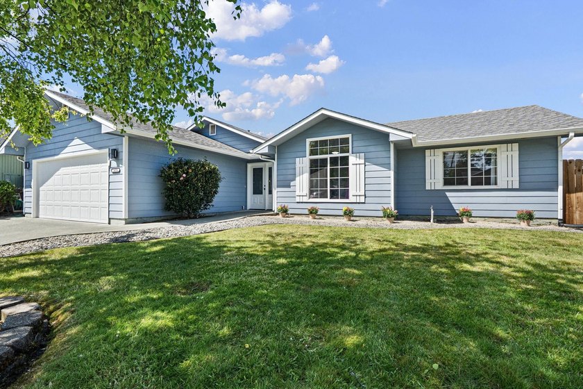 Welcome to this beautifully 3-bedroom, 2-bath home in a great - Beach Home for sale in Crescent City, California on Beachhouse.com