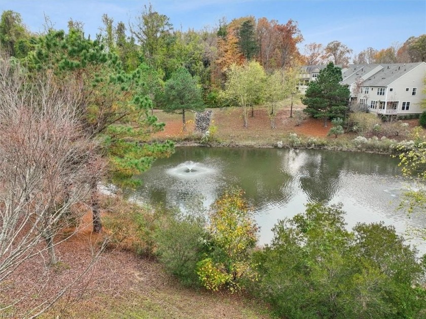 Spacious End-Unit Townhouse with Stunning Views!Discover the - Beach Townhome/Townhouse for sale in Williamsburg, Virginia on Beachhouse.com