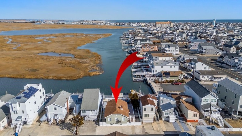 Rare Bayfront single-family home on the Hoffman Canal in North - Beach Home for sale in North Wildwood, New Jersey on Beachhouse.com