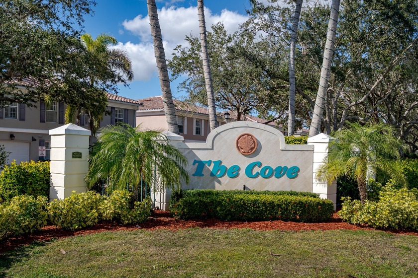 Well-maintained 3-bedroom, 2.5-bath townhome located in ''The - Beach Condo for sale in Naples, Florida on Beachhouse.com