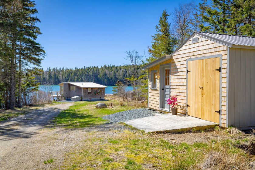 Welcome to the perfect seaside getaway! This architect designed - Beach Home for sale in Stonington, Maine on Beachhouse.com